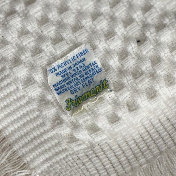 Vintage 1970s Friemanit baby blankets lot of 2 - White acrylic Knit - Picture 3 of 8